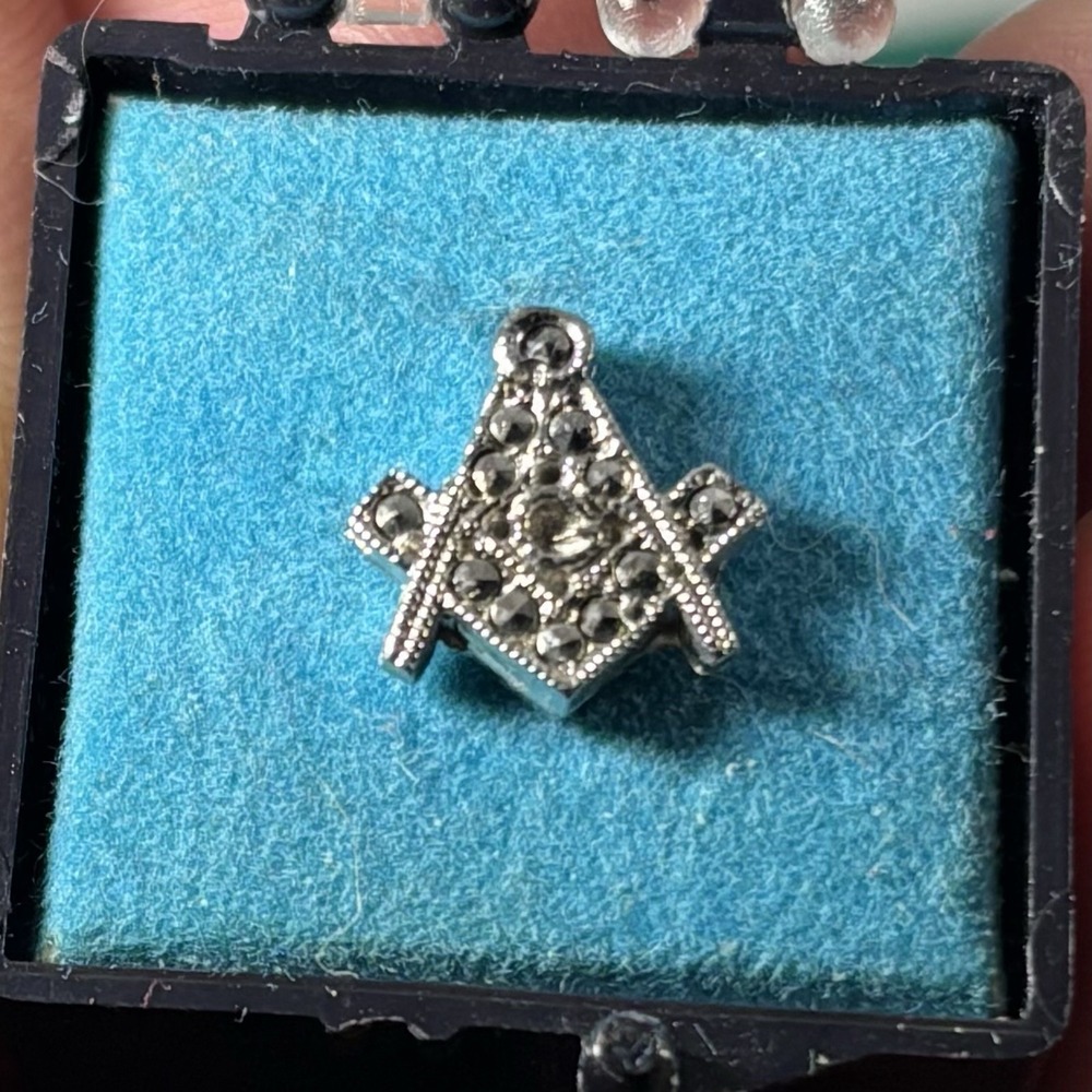 Vintage Masonic G Rhinestone Inlay Pin Silver Tone Illuminati‎ Freemasons